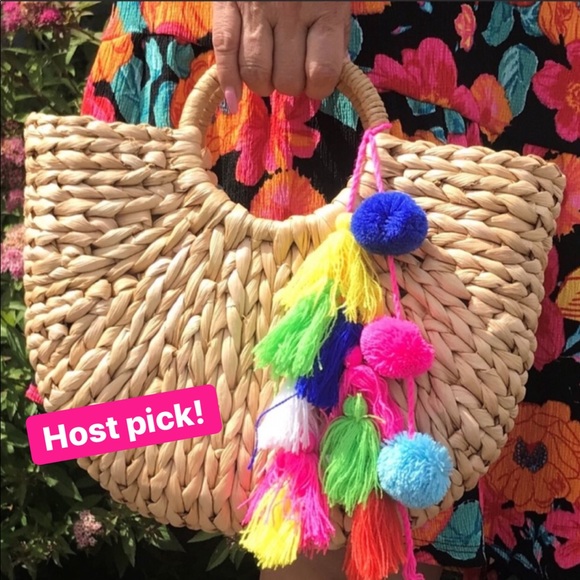 Handbags - Sale 🔥 HP🎉 Color Tassel & Pom Pom Straw Tote Bag
